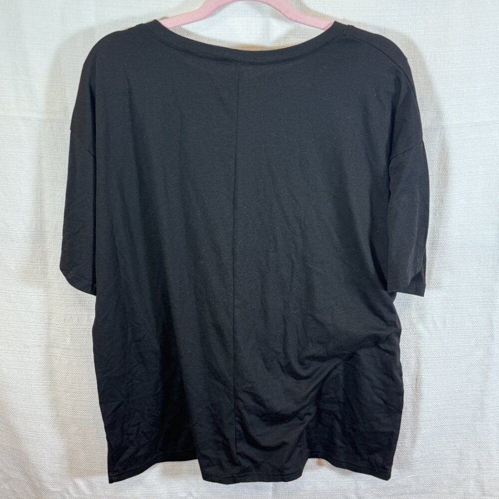 Short-Sleeve - Picture 2 of 2